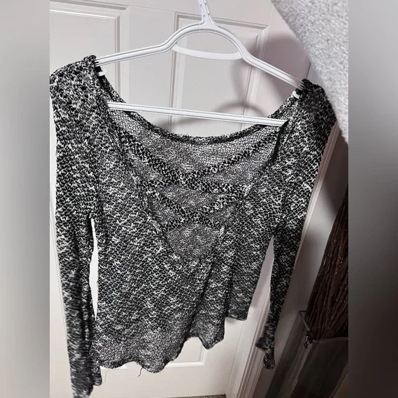 sweater, open back - Picture 2 of 2